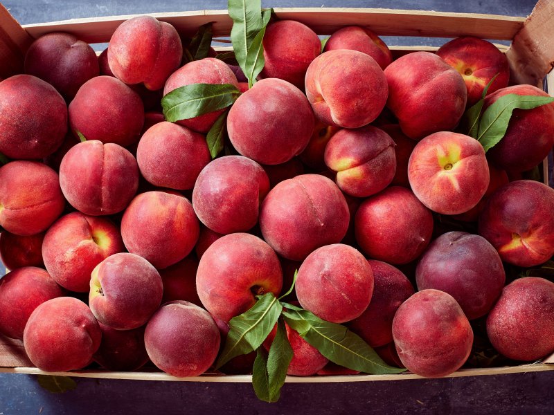 Evaluating size and weight of fresh produce